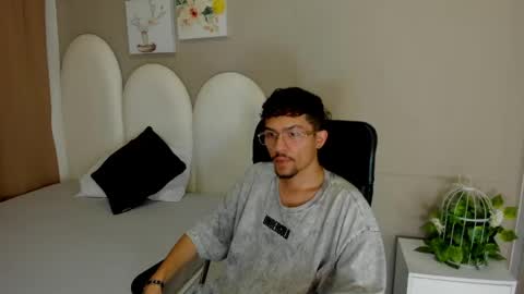 Snapshot of jake_miller__ chatting on 06.01.26 Jake online show from 06.01.26