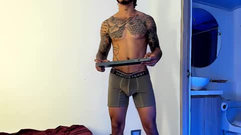 Snapshot of jakee_brown chatting on 02.12.25 Santiago online show from 02.12.25