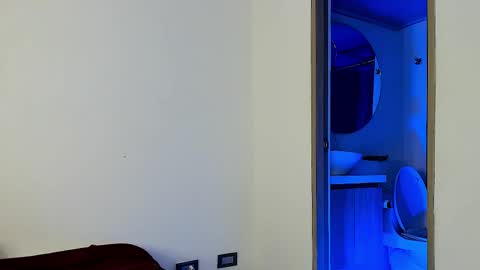 Snapshot of jakee_brown chatting on 02.13.25 Santiago online show from 02.13.25