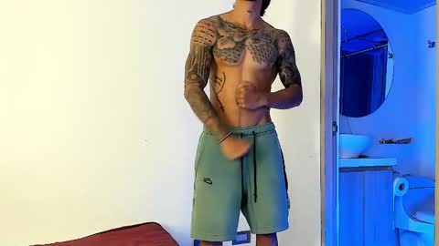 Snapshot of jakee_brown chatting on 02.14.25 Santiago online show from 02.14.25