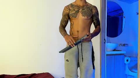 Snapshot of jakee_brown chatting on 02.17.25 Santiago online show from 02.17.25