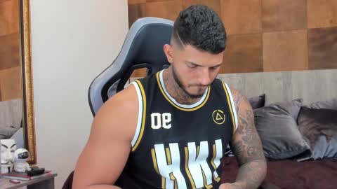 my name is sebas If you come here dont hesitate to say hello Im a guy who really likes having conversations and having hot online show from 01.26.25