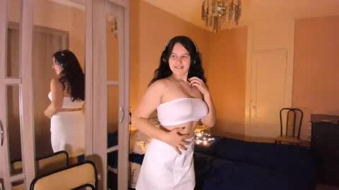 Lisa online show from 10.08.25