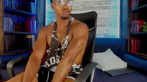   online show from 11.05.25