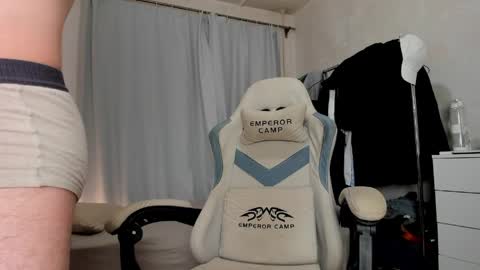 Snapshot of jame_flow chatting on 05.06.26 Hey there Im Jame online show from 05.06.26