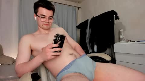 Snapshot of jame_flow chatting on 05.08.26 Hey there Im Jame online show from 05.08.26