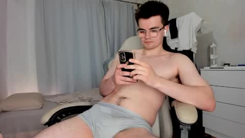 Snapshot of jame_flow chatting on 05.11.26 Hey there Im Jame online show from 05.11.26
