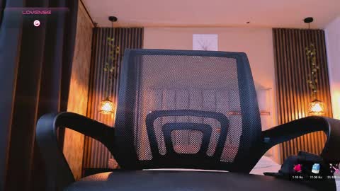 james_adamss_ online show from 04.01.26