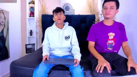 James y Kenet online show from 02.03.26