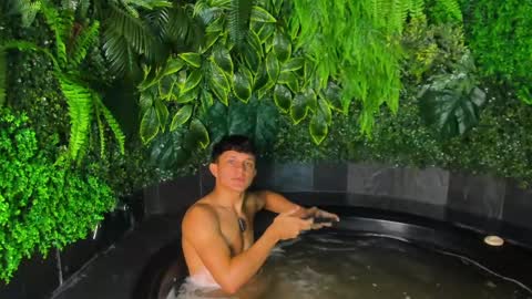 Snapshot of jamesgolden_ chatting on 03.07.25 jamesgolden_ online show from 03.07.25