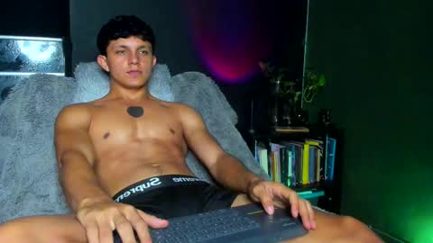 Snapshot of jamesgolden_ chatting on 09.30.25 jamesgolden_ online show from 09.30.25