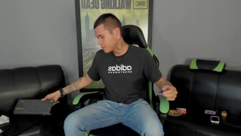 Jamesinked  online show from 01.06.25