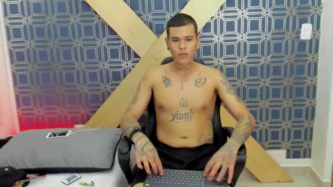 Jamesinked  online show from 01.10.25