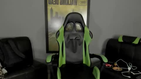 Jamesinked  online show from 02.04.25