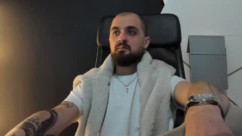 Snapshot of jamesmyersx chatting on 02.15.25 JamesMyers online show from 02.15.25