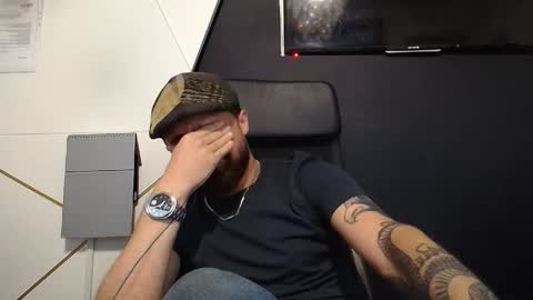 Snapshot of jamesmyersx chatting on 10.11.25 JamesMyers online show from 10.11.25