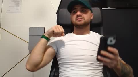 Snapshot of jamesmyersx chatting on 11.20.25 JamesMyers online show from 11.20.25