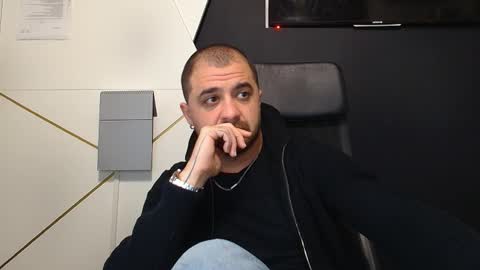 Snapshot of jamesmyersx chatting on 11.24.25 JamesMyers online show from 11.24.25