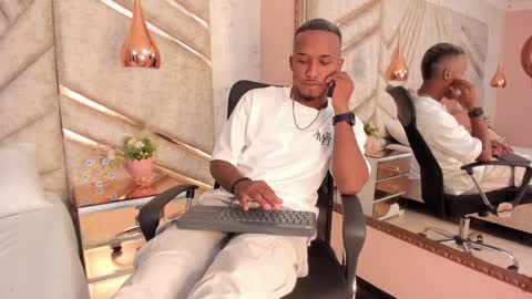 Snapshot of jamesparck chatting on 12.31.24 James online show from 12.31.24