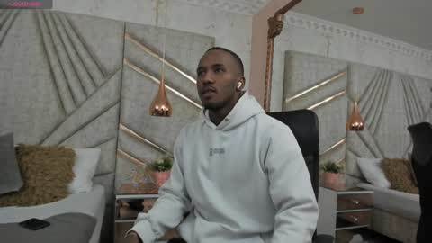 Snapshot of jamesparck chatting on 01.15.25 James online show from 01.15.25