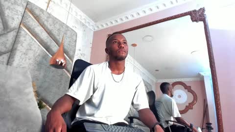 Snapshot of jamesparck chatting on 01.23.25 James online show from 01.23.25