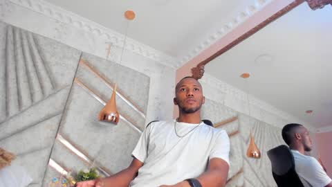 Snapshot of jamesparck chatting on 01.24.25 James online show from 01.24.25