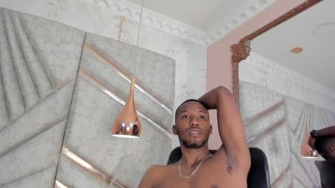 Snapshot of jamesparck chatting on 01.30.25 James online show from 01.30.25