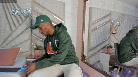 Snapshot of jamesparck chatting on 02.19.25 James online show from 02.19.25