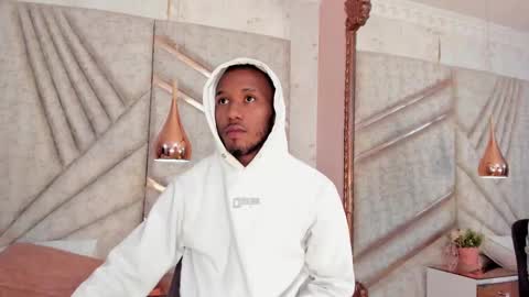 Snapshot of jamesparck chatting on 03.07.25 James online show from 03.07.25