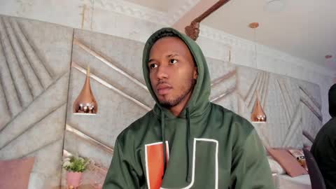 Snapshot of jamesparck chatting on 03.08.25 James online show from 03.08.25