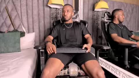 Snapshot of jamesparck chatting on 03.02.26 James online show from 03.02.26