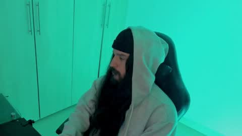 Snapshot of jamesvladi chatting on 12.25.24 vlad online show from 12.25.24