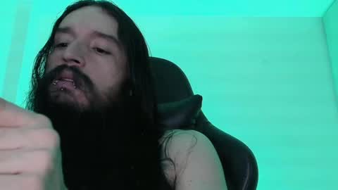 Snapshot of jamesvladi chatting on 01.05.25 vlad online show from 01.05.25