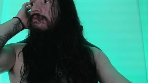 Snapshot of jamesvladi chatting on 01.05.25 vlad online show from 01.05.25