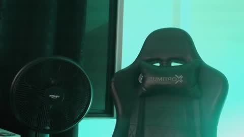 Snapshot of jamesvladi chatting on 01.07.25 vlad online show from 01.07.25