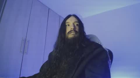 Snapshot of jamesvladi chatting on 01.12.25 vlad online show from 01.12.25