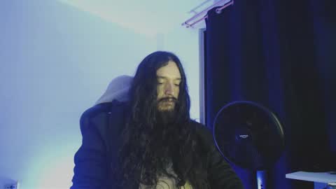 Snapshot of jamesvladi chatting on 01.12.25 vlad online show from 01.12.25