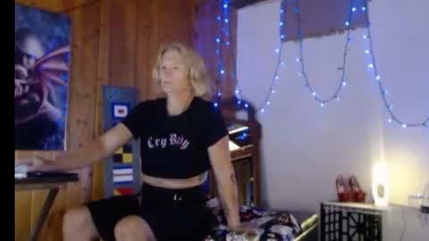 Snapshot of jamiebottoms chatting on 07.20.26 Jamie Bottoms online show from 07.20.26