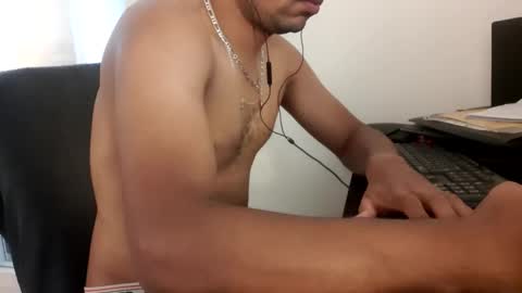Snapshot of jamielonnas chatting on 04.27.26 Jamie Lonnas online show from 04.27.26