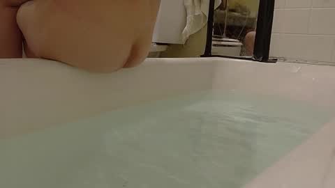 Bootyshows online show from 09.30.25