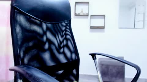 jan_milkhot online show from 01.19.25