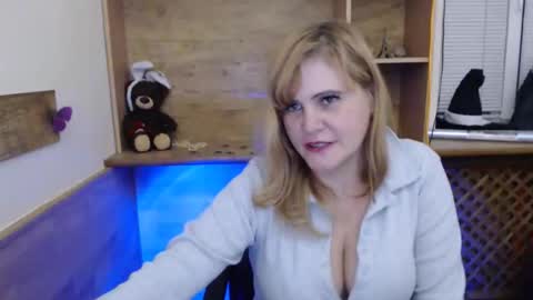 janaloveli online show from 10.22.25