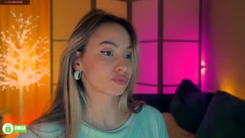 Snapshot of jane_bloempje chatting on 01.03.25 Jane and sheron online show from 01.03.25