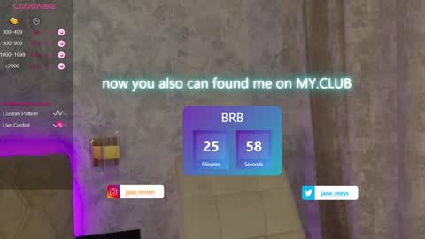 Snapshot of jane_meys chatting on 02.01.25 your kitty JANE roawww online show from 02.01.25