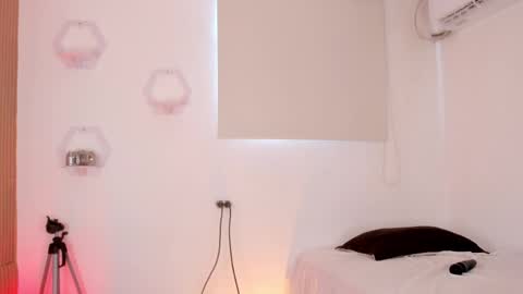 Jane  M online show from 04.10.26