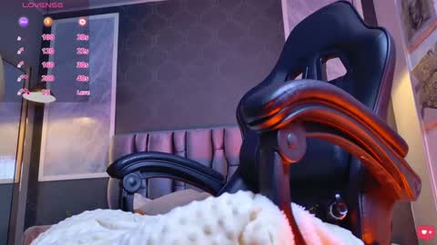 Snapshot of janettejones_ chatting on 09.25.25 janettejones_ online show from 09.25.25