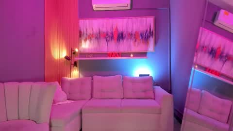 Janinne  online show from 03.20.26