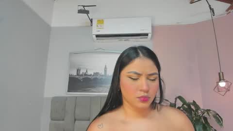 Snapshot of janna_lopezz chatting on 11.07.25 Janna online show from 11.07.25