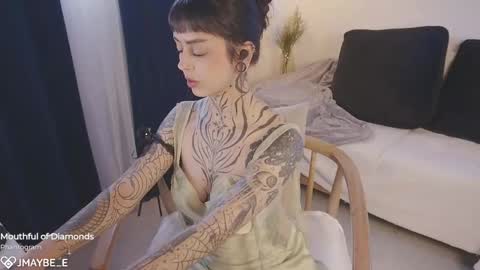   jmaybe e online show from 10.09.25