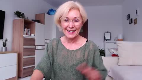 Snapshot of jasmin18v chatting on 02.17.26 Jasmin room for people 40 online show from 02.17.26